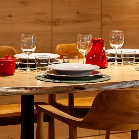 Apartament Maison Mont Blanc, Brand New Ideal For 4, Private Parking, Walking From Center *