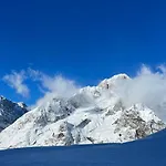 Maison Mont Blanc, Brand New Ideal For 4, Private Parking, Walking From Center Courmayeur