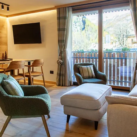 Apartamento Maison Mont Blanc, Brand New Ideal For 4, Private Parking, Walking From Center *
