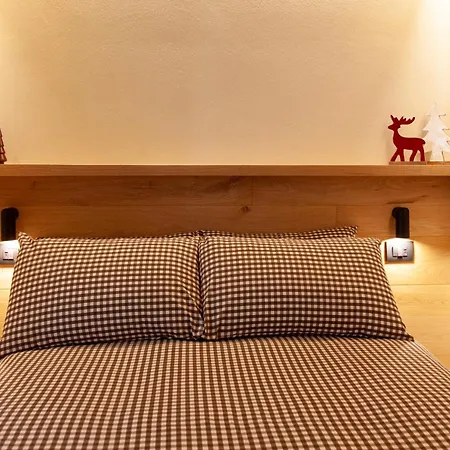 Maison Mont Blanc, Brand New Ideal For 4, Private Parking, Walking From Center Courmayeur