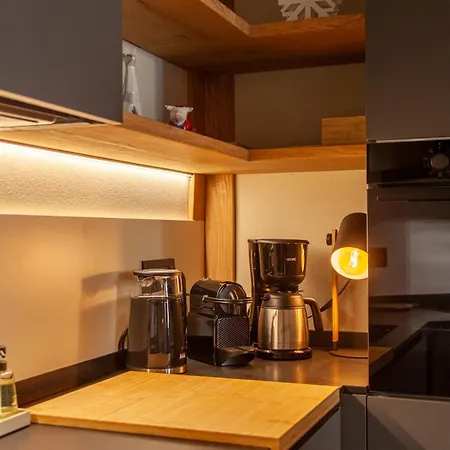 Maison Mont Blanc, Brand New Ideal For 4, Private Parking, Walking From Center Apartment