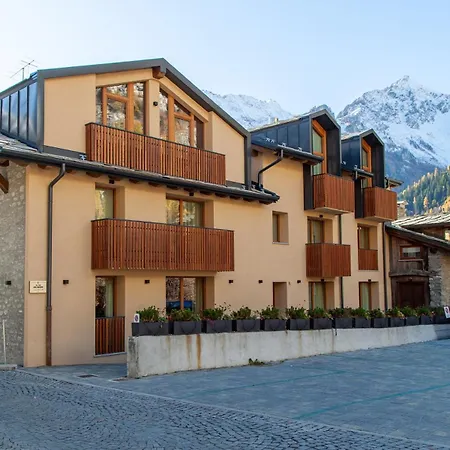 Apartment Maison Mont Blanc, Brand New Ideal For 4, Private Parking, Walking From Center