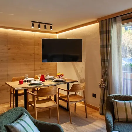Maison Mont Blanc, Brand New Ideal For 4, Private Parking, Walking From Center * Courmayeur