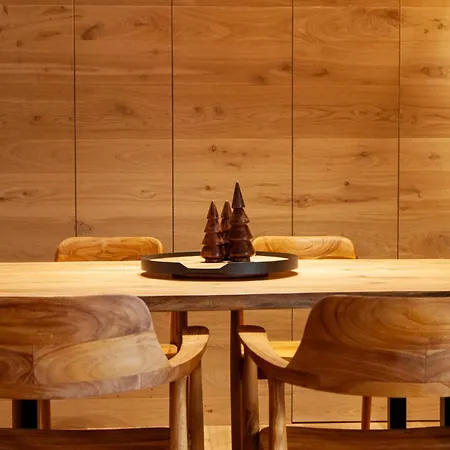 Maison Mont Blanc, Brand New Ideal For 4, Private Parking, Walking From Center * クールマイユール