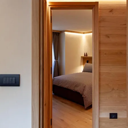 Maison Mont Blanc, Brand New Ideal For 4, Private Parking, Walking From Center