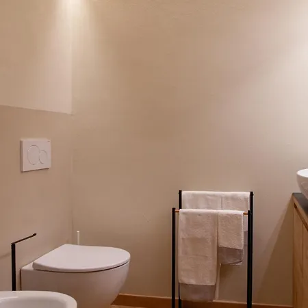 Maison Mont Blanc, Brand New Ideal For 4, Private Parking, Walking From Center Courmayeur