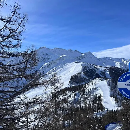 Apartment Maison Mont Blanc, Brand New Ideal For 4, Private Parking, Walking From Center