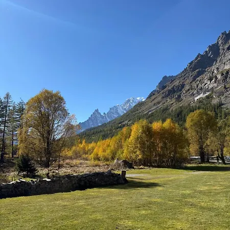 Apartment Maison Mont Blanc, Brand New Ideal For 4, Private Parking, Walking From Center