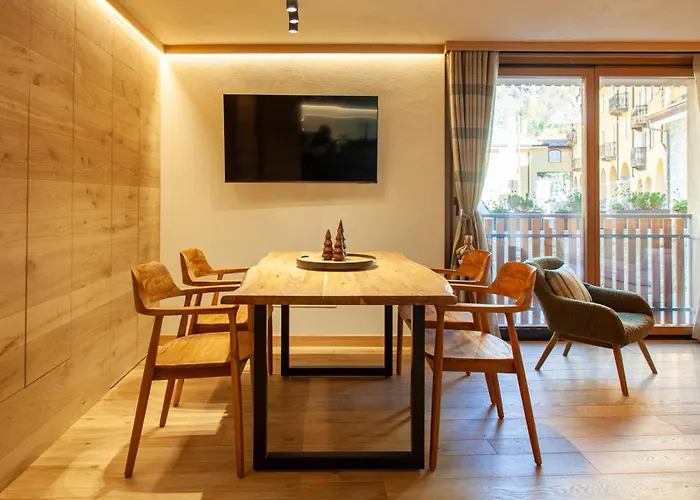 Maison Mont Blanc, Brand New Ideal For 4, Private Parking, Walking From Center Lejlighed